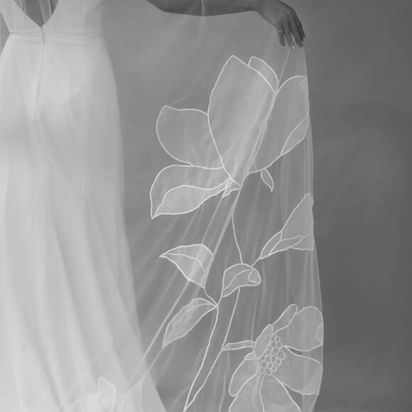 Tara Bridal Kaitie Fingertip Length Light Ivory Organza Embroidery Floral Veil - Picture 4 of 7